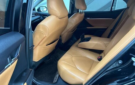 Toyota Camry, 2021 год, 2 800 000 рублей, 28 фотография