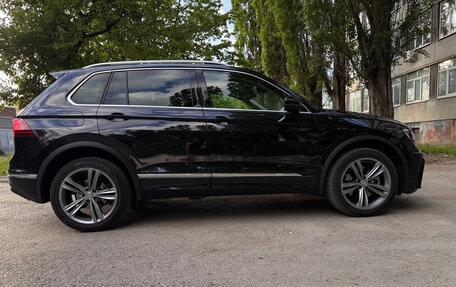 Volkswagen Tiguan II, 2018 год, 3 400 000 рублей, 2 фотография