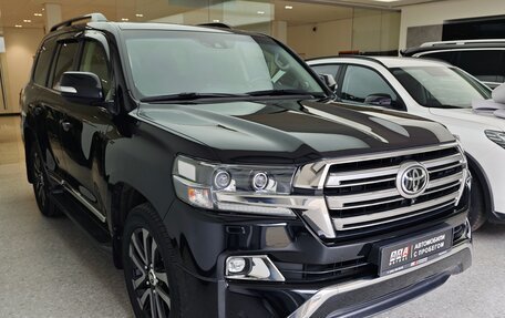 Toyota Land Cruiser 200, 2016 год, 5 450 000 рублей, 3 фотография