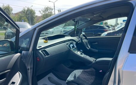 Toyota Prius, 2010 год, 1 229 000 рублей, 10 фотография