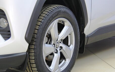 Toyota RAV4, 2020 год, 2 899 900 рублей, 18 фотография