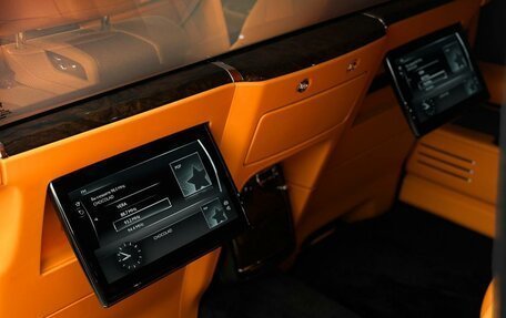 Rolls-Royce Phantom VIII, 2024 год, 135 000 000 рублей, 24 фотография