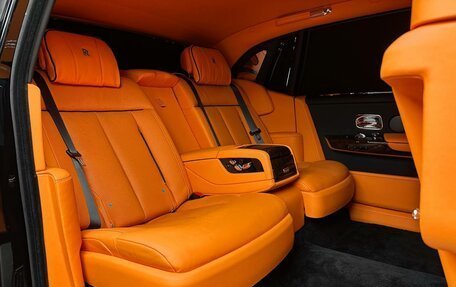 Rolls-Royce Phantom VIII, 2024 год, 135 000 000 рублей, 26 фотография