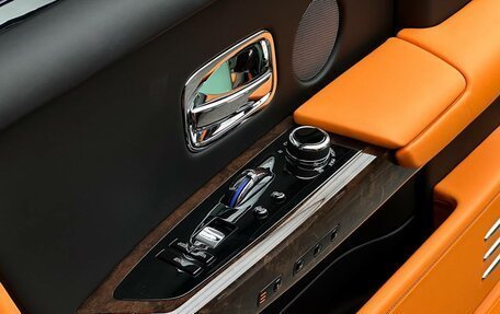 Rolls-Royce Phantom VIII, 2024 год, 135 000 000 рублей, 28 фотография