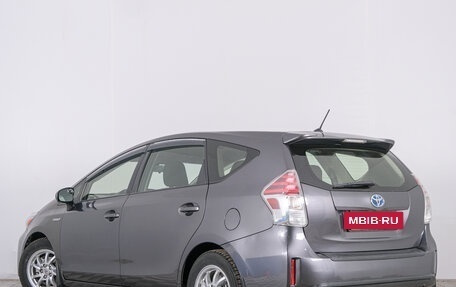 Toyota Prius IV XW50, 2016 год, 1 699 000 рублей, 3 фотография