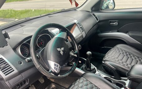 Mitsubishi Outlander III рестайлинг 3, 2008 год, 920 000 рублей, 8 фотография