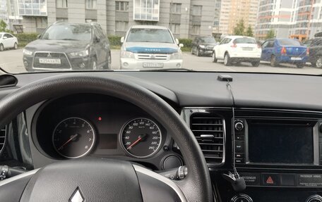 Mitsubishi Outlander III рестайлинг 3, 2012 год, 1 300 000 рублей, 5 фотография