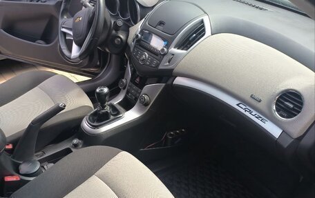Chevrolet Cruze II, 2013 год, 910 000 рублей, 9 фотография