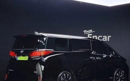 Toyota Alphard, 2024 год, 9 658 333 рублей, 3 фотография