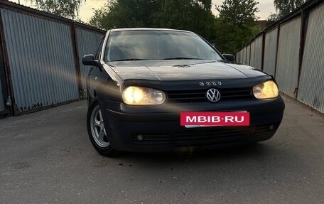 Volkswagen Golf IV, 2001 год, 390 000 рублей, 2 фотография