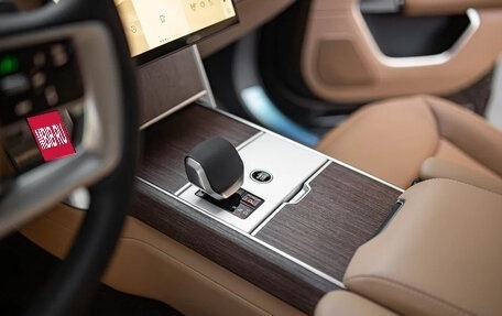 Land Rover Range Rover IV рестайлинг, 2024 год, 18 700 000 рублей, 15 фотография