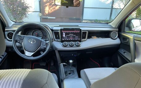 Toyota RAV4, 2015 год, 2 200 000 рублей, 6 фотография