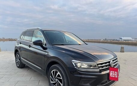 Volkswagen Tiguan II, 2018 год, 2 350 000 рублей, 7 фотография