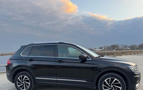 Volkswagen Tiguan II, 2018 год, 2 350 000 рублей, 12 фотография