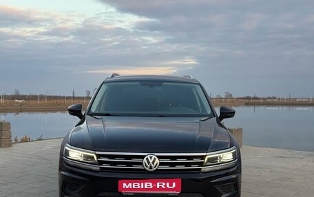Volkswagen Tiguan II, 2018 год, 2 350 000 рублей, 4 фотография