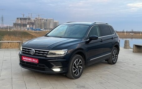 Volkswagen Tiguan II, 2018 год, 2 350 000 рублей, 3 фотография