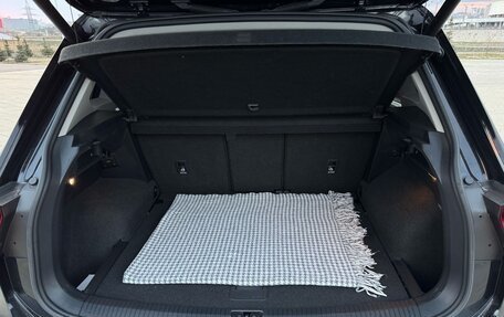Volkswagen Tiguan II, 2018 год, 2 350 000 рублей, 31 фотография