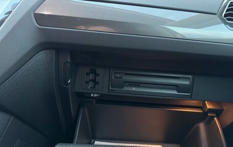 Volkswagen Tiguan II, 2018 год, 2 350 000 рублей, 38 фотография
