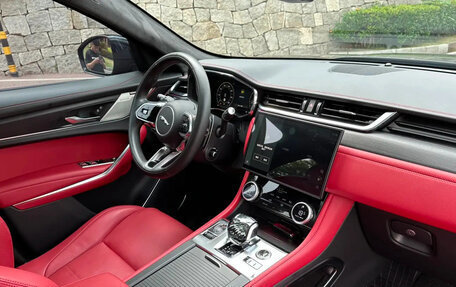 Jaguar F-Pace, 2024 год, 4 233 000 рублей, 3 фотография