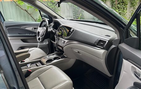 Honda Pilot III рестайлинг, 2020 год, 3 800 000 рублей, 10 фотография
