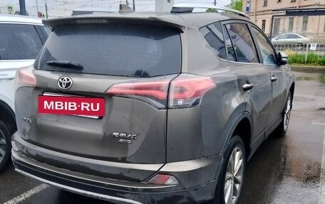 Toyota RAV4, 2017 год, 2 170 000 рублей, 3 фотография