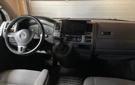 Volkswagen Multivan T5, 2014 год, 2 300 000 рублей, 5 фотография