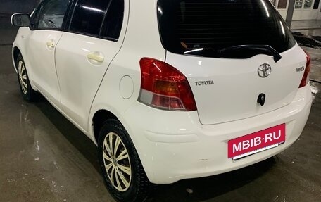 Toyota Yaris III рестайлинг, 2009 год, 350 000 рублей, 4 фотография