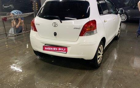 Toyota Yaris III рестайлинг, 2009 год, 350 000 рублей, 5 фотография