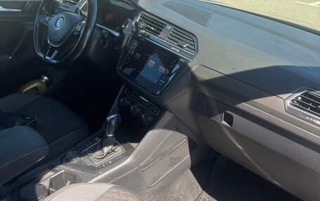 Volkswagen Tiguan II, 2018 год, 1 350 000 рублей, 9 фотография