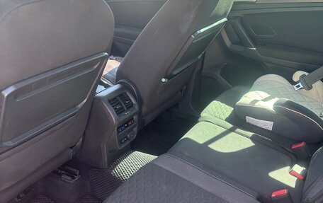 Volkswagen Tiguan II, 2018 год, 1 350 000 рублей, 8 фотография