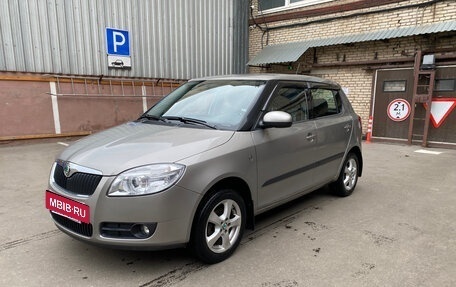 Skoda Fabia II, 2009 год, 800 000 рублей, 2 фотография