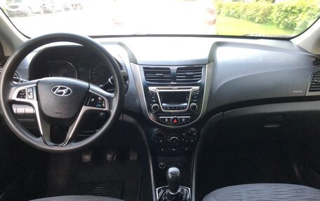 Hyundai Solaris II рестайлинг, 2015 год, 550 000 рублей, 11 фотография