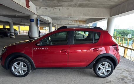 Renault Sandero II рестайлинг, 2016 год, 1 140 000 рублей, 2 фотография