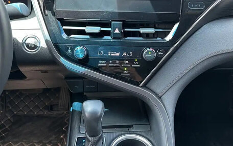Toyota Camry, 2021 год, 2 050 000 рублей, 11 фотография