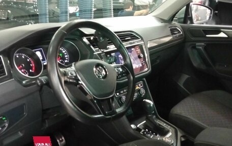 Volkswagen Tiguan II, 2019 год, 2 350 000 рублей, 5 фотография