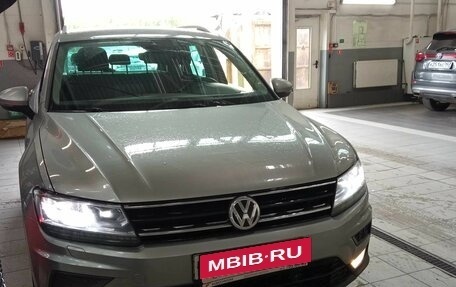 Volkswagen Tiguan II, 2019 год, 2 350 000 рублей, 2 фотография