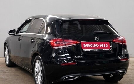 Mercedes-Benz A-Класс, 2018 год, 2 450 000 рублей, 7 фотография