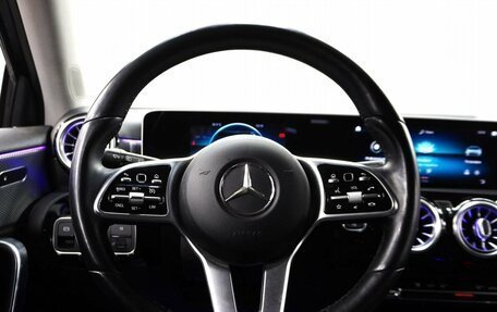 Mercedes-Benz A-Класс, 2018 год, 2 450 000 рублей, 15 фотография