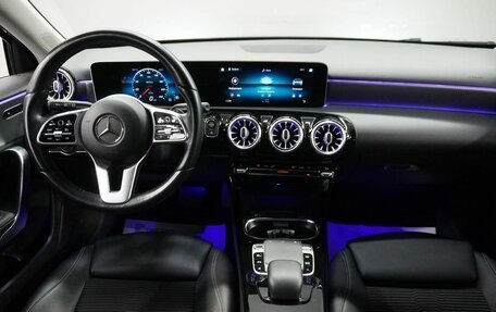 Mercedes-Benz A-Класс, 2018 год, 2 450 000 рублей, 14 фотография
