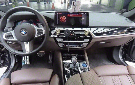 BMW 5 серия, 2022 год, 3 355 000 рублей, 10 фотография