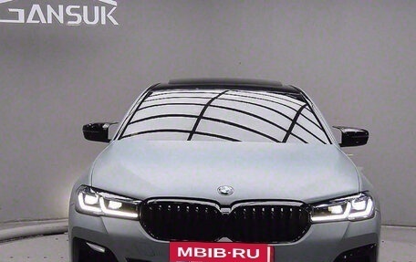 BMW 5 серия, 2022 год, 3 355 000 рублей, 2 фотография