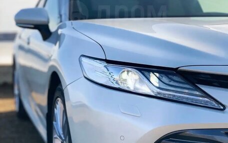 Toyota Camry, 2019 год, 3 450 000 рублей, 2 фотография