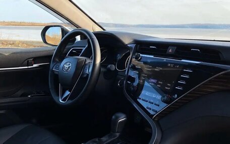 Toyota Camry, 2019 год, 3 450 000 рублей, 15 фотография