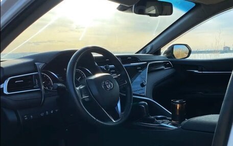 Toyota Camry, 2019 год, 3 450 000 рублей, 13 фотография