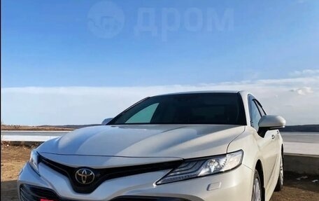 Toyota Camry, 2019 год, 3 450 000 рублей, 5 фотография