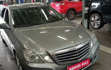 Mercedes-Benz E-Класс, 2010 год, 1 280 000 рублей, 2 фотография