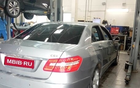 Mercedes-Benz E-Класс, 2010 год, 1 280 000 рублей, 3 фотография