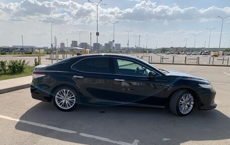 Toyota Camry, 2020 год, 3 500 000 рублей, 4 фотография