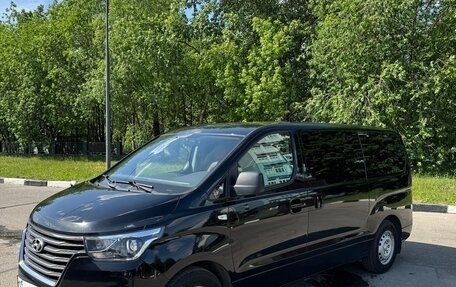 Hyundai H-1 II рестайлинг, 2019 год, 2 590 000 рублей, 3 фотография