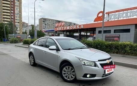 Chevrolet Cruze II, 2012 год, 950 000 рублей, 2 фотография